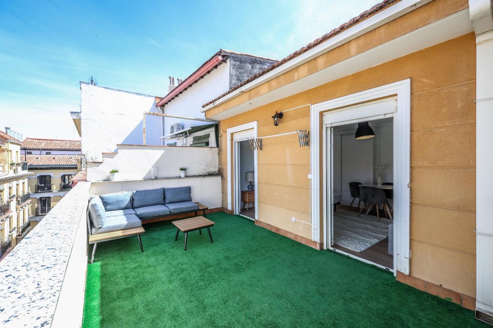 Atico Reformado Con Terraza En Tirso De Molina Para 4 Personas Alquiler Temporal 马德里 外观 照片